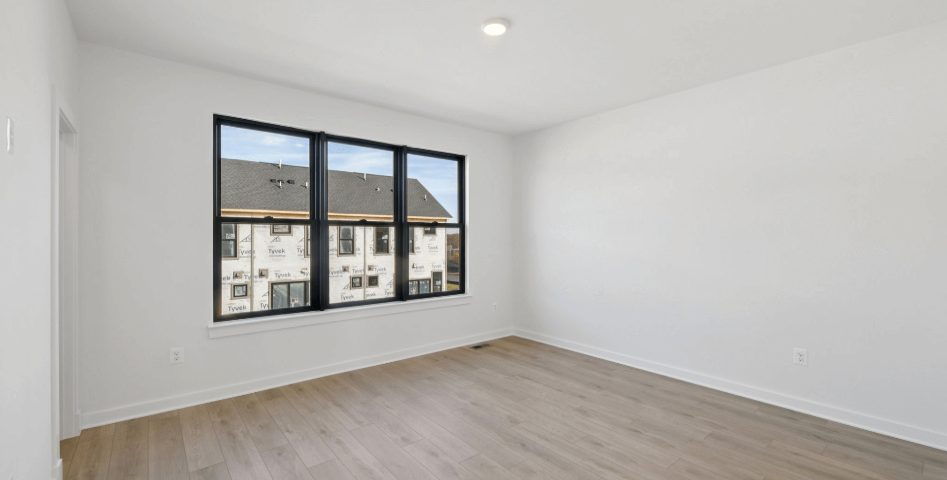 gallery image for 6F Gramercy