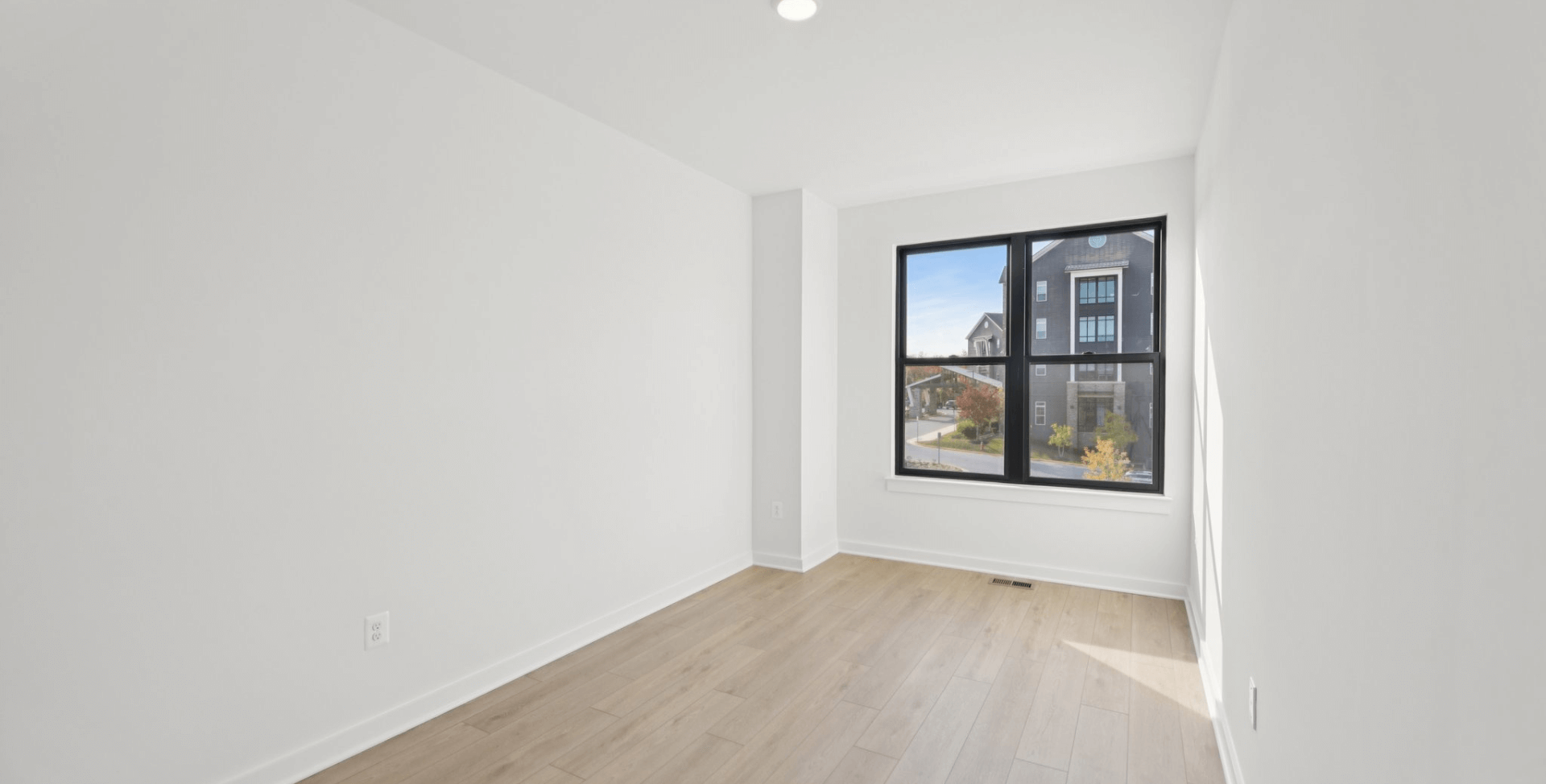 gallery image for 6F Gramercy