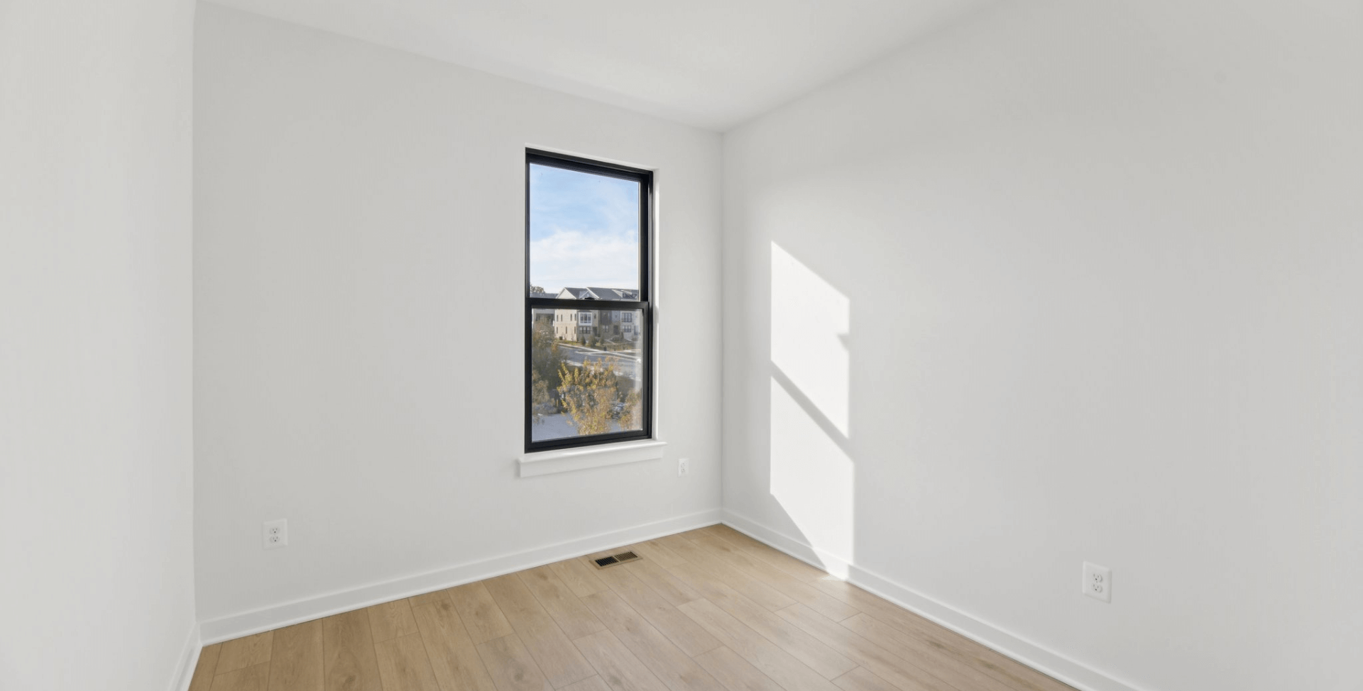 gallery image for 6F Gramercy