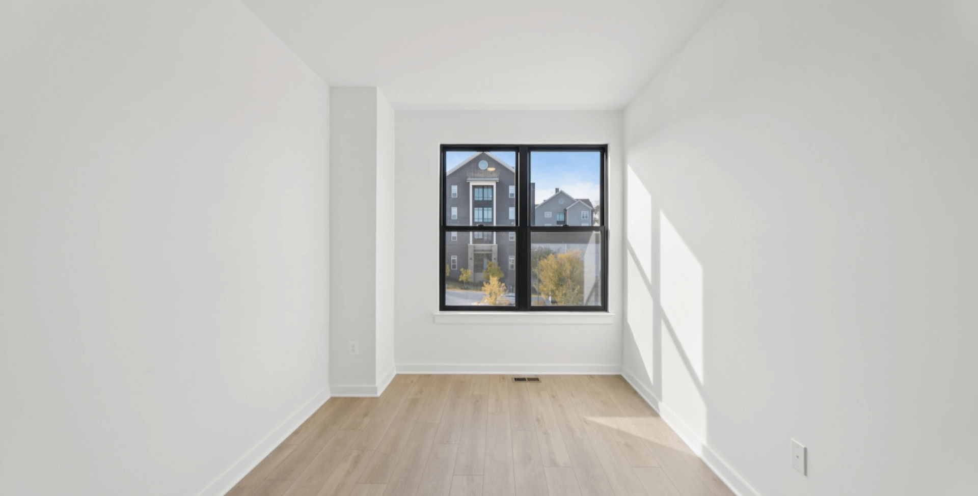 gallery image for 6F Gramercy